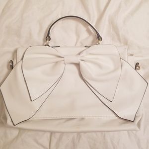 🎀Cute White Charming Charlie Purse with Bow